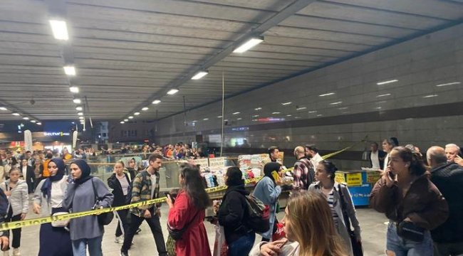 Son dakika: Mecidiyeköy metrobüs durağı şüpheli paket nedeniyle boşaltıldı: Bir kişi sinir krizi geçirdi