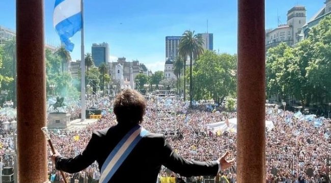 Arjantin Merkez Bankası'nı kapatacağını açıklamıştı! Arjantin'in yeni Devlet Başkanı Javier Milei göreve başladı
