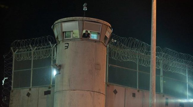 Filistin Esirler Cemiyeti: İsrail bebekli annelerin de olduğu 142 kadın esiri hapse attı