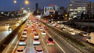 İstanbul'da cuma çilesi başladı! Araçlar git gide artıyor: Yoğunluk yüzde 85'e yükseldi