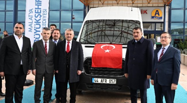Malatya Büyükşehir'den TÖTM'e araç hediyesi