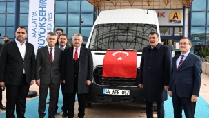 Malatya Büyükşehir'den TÖTM'e araç hediyesi