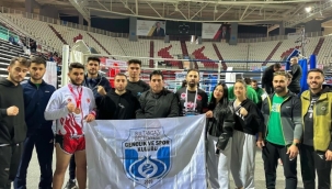 Sultangazili Genç Sporcu Kick Boks Türkiye Şampiyonu Oldu