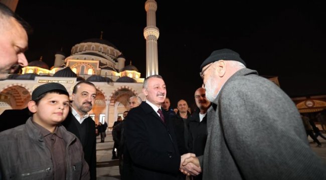 Mehmet Ali Paşa Merkez Caminde ilk teravih