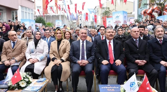 Sultangazi, Sezai Karakoç Gençlik Spor ve Engelliler Merkezi, Bakan Fahrettin Koca'nın katılımıyla açıldı.