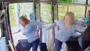 Yer: Adana! Kadın yolcu seyir halindeki otobüsten düştü: Yaşam mücadelesi veriyor