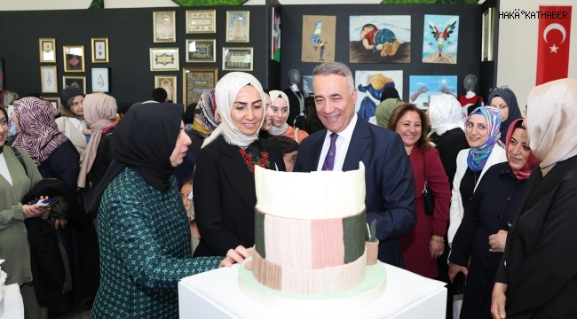 Sultangazili Kursiyerlerden "Gelincik Çiçeği" Temalı Sergi