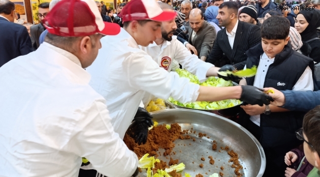 Çigder,den (çiğköfte üreticileri derneği) 1000 kg Çiğköfte İkramı.