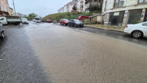 Tekirdağ'da sağanak yağış etkisini gösterdi