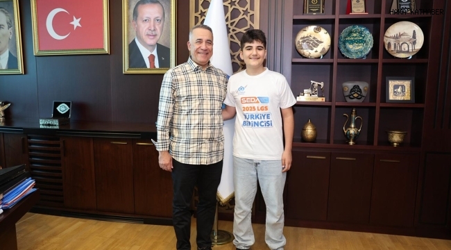 Sultangazi'nin Gururu: İki LGS Birincisi Başkan Dursun'u Ziyaret Etti