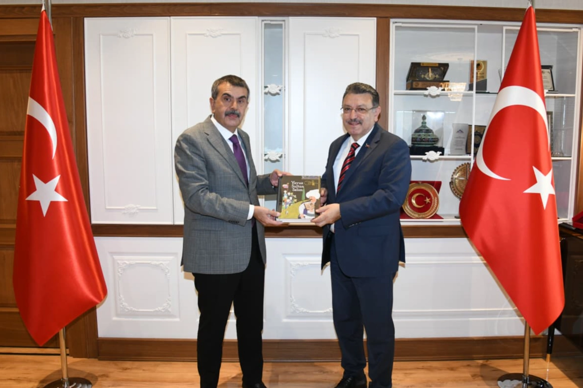 Bakan Yusuf Tekin'den Trabzon'a ziyaret