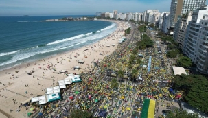 Bolsonaro destekçileri Copacabana'da gösteri düzenledi
