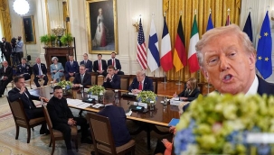 Dünya bu sözleri konuşuyor! Trump mikrofonun açık olduğunu fark etmedi: 'Kulağa delice geliyor ama..."