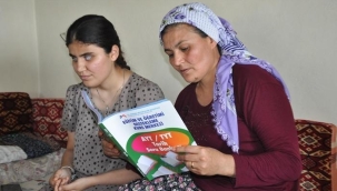 Görme engelli Selvi üniversite sınavında ilk 10 bine girdi! İlköğretim mezunu annesi öğretmeni oldu