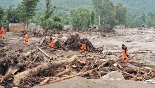 Sel ve heyelan 645 can aldı! Muson yağmurlarının bilançosu artıyor