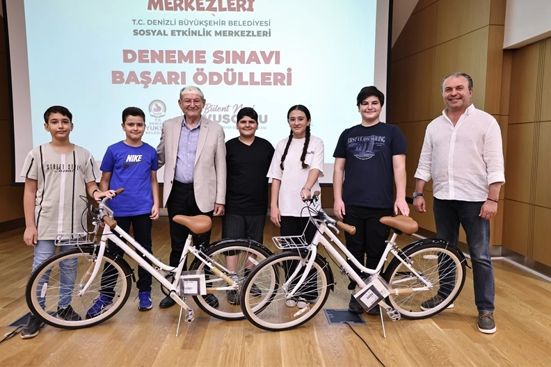 Başarılı öğrencilere Büyükşehir'den ödül