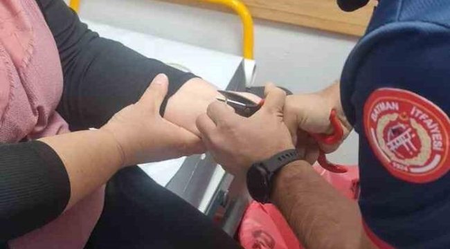 Batman'da kadının bileğine sıkışan bilezik itfaiye ekiplerince çıkarıldı