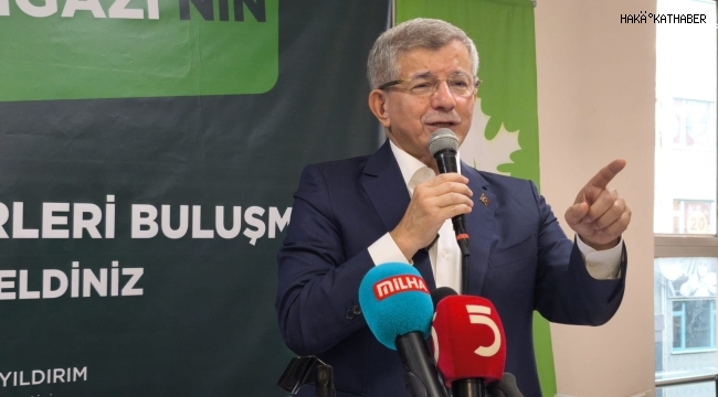 Davutoğlu, Sultangazi'de Kanaat Önderleriyle Buluştu