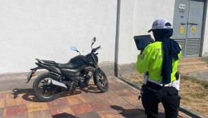 Karaman'da devrilen motosikletin sürücüsü yaralandı