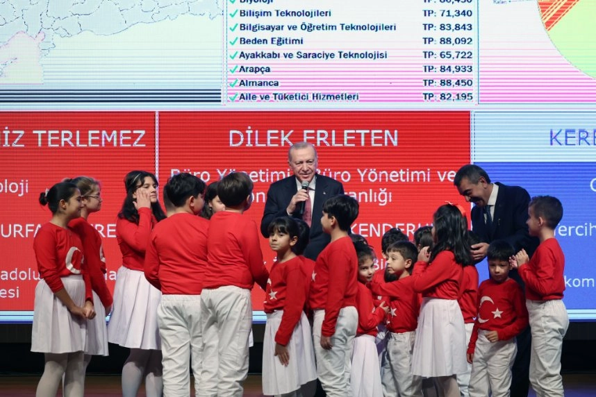 Öğretmenler Günü'nde atama müjdesi... 15 bin öğretmenin daha ataması yapıldı