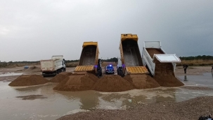 Yer: Manavgat! İnşaat için plajlardan 50 kamyon kum çalanlar yakalandı