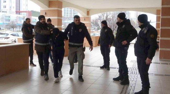 Cinayetle sonuçlanan bıçaklı kavganın zanlıları adliyeye sevk edildi