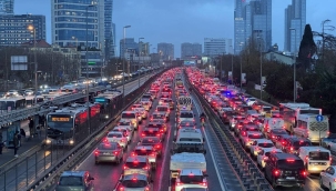 İstanbul'da akşam saatlerinde trafik yoğunluğu yüzde 90'a çıktı