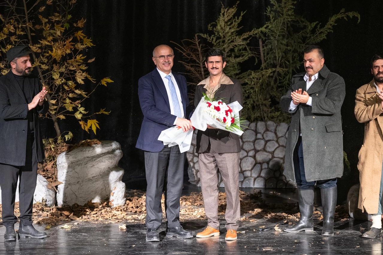 Malatya'da 'Pusuda' tiyatro oyunu beğeni topladı