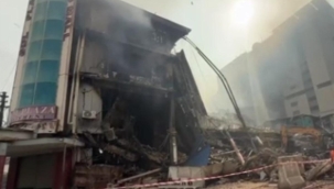 Pakistan'daki AVM yangınında can kaybı arttı