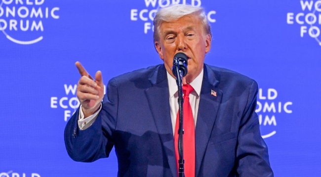 Trump'tan Davos'ta 'Grönland' mesajı: "Dünyanın korunması için bir buz parçası istiyoruz"
