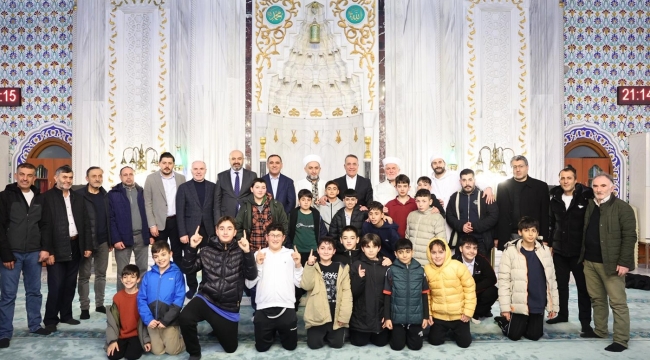 İlk Teravih Namazından Sonra Başkan Dursun'dan Salep İkramı