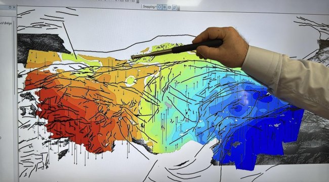 Uzun zamandır araştırılıyordu! Uzmanlar korkutan gerçeği açıkladı: "Anadolu ortadan ikiye ayrılacak"
