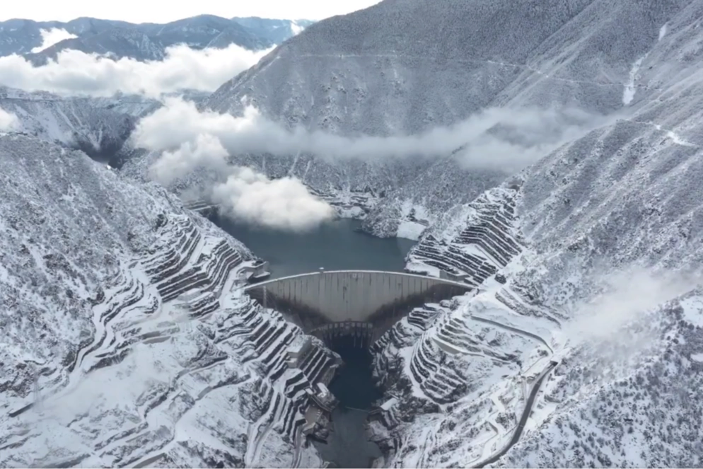 DSİ: Deriner Barajı 2025'te rekor elektrik üretti