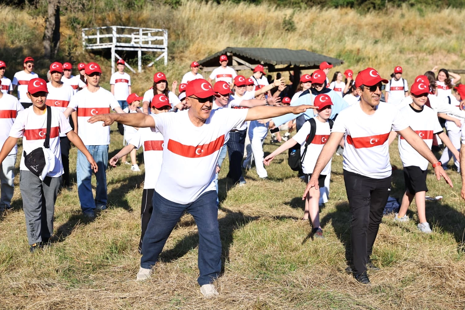 Sakarya'da Altın Çark Gençlik Şöleni Poyrazlar'da gerçekleştirildi