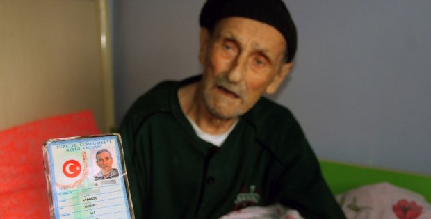 3 Osmanlı Padişahı, 12 Cumhurbaşkanı, 27 Başbakan, 1 Başkan gördü, 150 torunu var