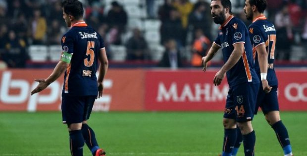 Arda Turan'la canlı yayın yapan Emre Belözoğlu'ndan Galatasaray ve Hagi itirafları: Unutursak taş oluruz