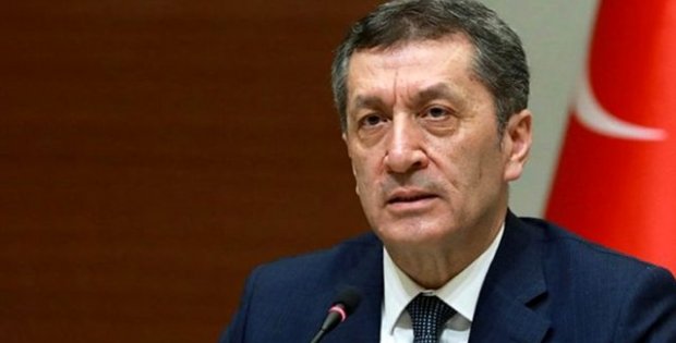 Bakan Selçuk'a canlı yayında açıkça soruldu: Okullar 30 Nisan'a kadar kapalı, sonrasında ne yapılacak?