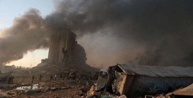 Beyrut'ta patlama sonrasında olağanüstü hal ilen edildi