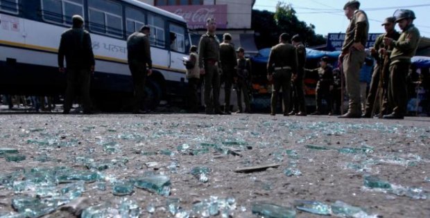 Cammu Keşmir'de bombalı saldırı: 18 yaralı