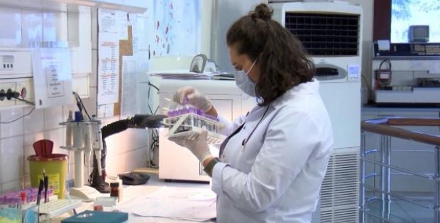 Cerrahpaşa'da koronavirüs aşısı için sağlık çalışanları gönüllü oldu