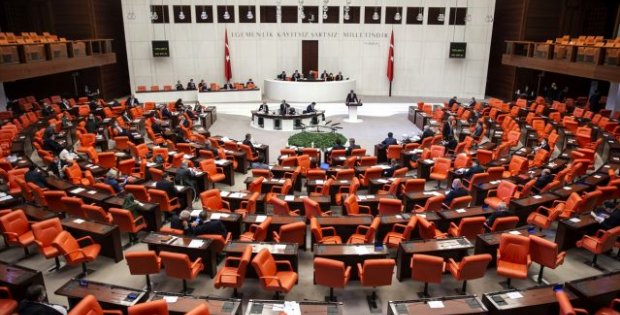 CHP'li Enis Berberoğlu, HDP'li Musa Farisoğulları ve HDP'li Leyla Güven'in milletvekillikleri düşürüldü