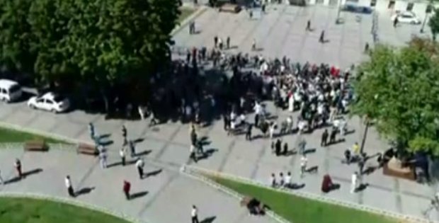 Danıştay'ın müze kararını iptal etmesiyle Ayasofya önünde "Ya Allah Bismillah Allahu Ekber" sesleri yükseldi