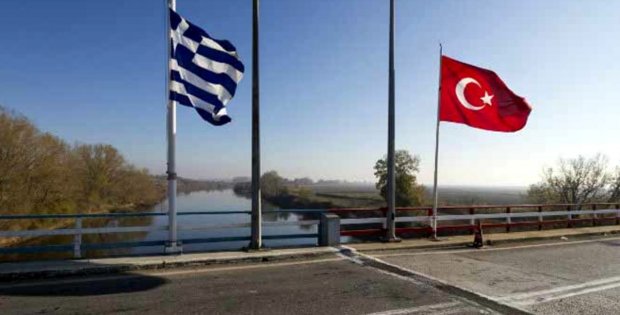 Dışişleri Bakanlığı'ndan Selanik'te Türk bayrağının yakılmasına tepki! Denize döktüğümüz savaş hatırlatıldı