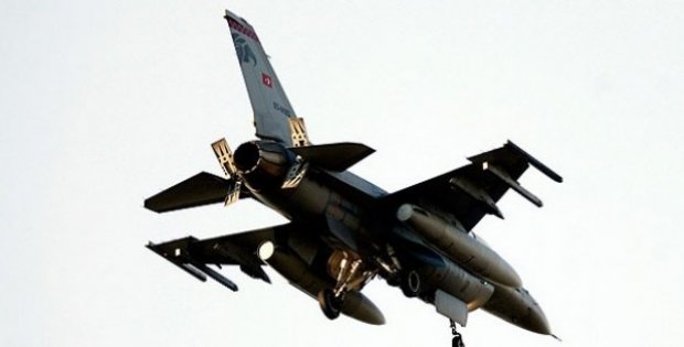 Ege'de Türk jetlerine taciz