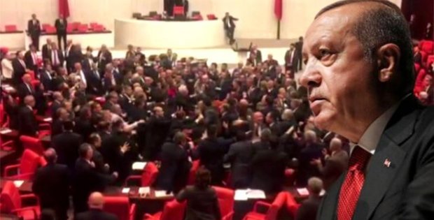 Erdoğan, kendisine hakaret eden Engin Özkoç'a 1 milyon liralık tazminat davası açtı