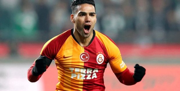 Galatasaray'ın yıldızı Falcao, 45 saniyede 106 mekik çekti