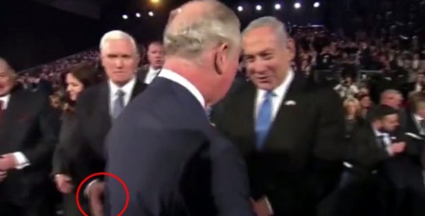 Galler Prensi Charles, ABD Başkan Yardımcısı Pence'in elini sıkmadı! O anlar böyle görüntülendi