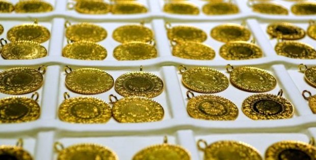 Güne yatay seyirle başlayan altının gram fiyatı 461,7 liradan işlem görüyor