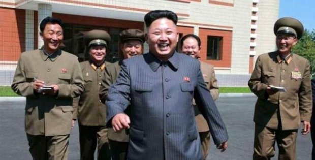 Haftalar sonra ortaya çıkan Kim Jong-un, Güney Kore sınırına ateş açarak ilk hamlesini yaptı