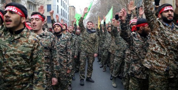 İran'da Donald Trump'a olan öfke dinmiyor: Kellesini getirene 80 milyon dolar ödül var